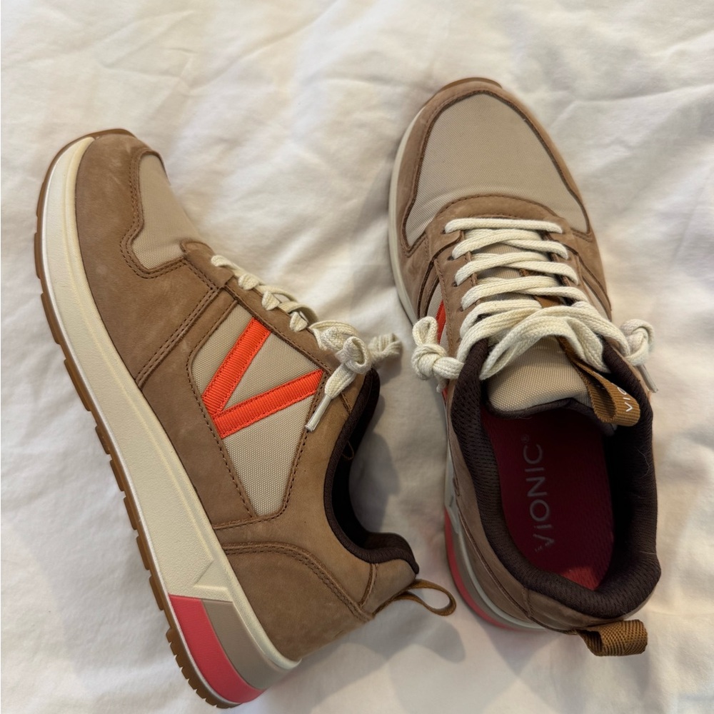Vionic Rechelle Tan Orange Suede Sneakers Women’s Size 6